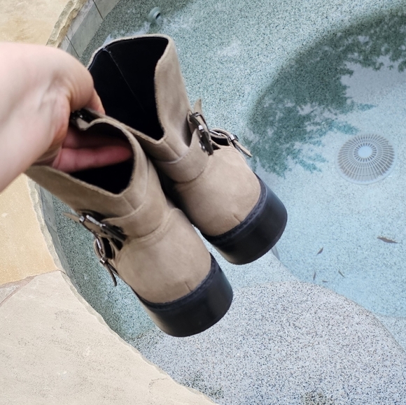 Nwot Kendall+Kylie Nori Suede Buckle Strap Moto Ankle Boot Tan Women's boots8,5M - Picture 16 of 16